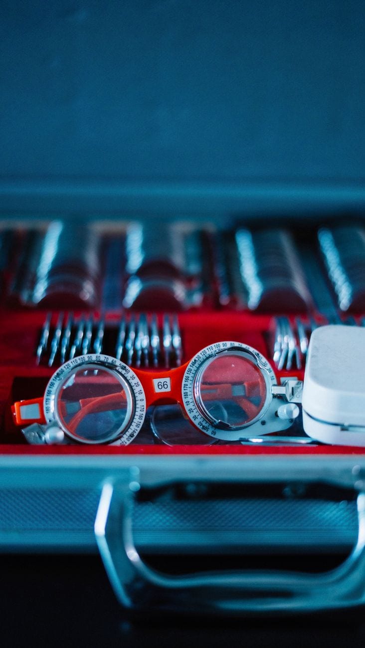 A set of trial lenses in their case